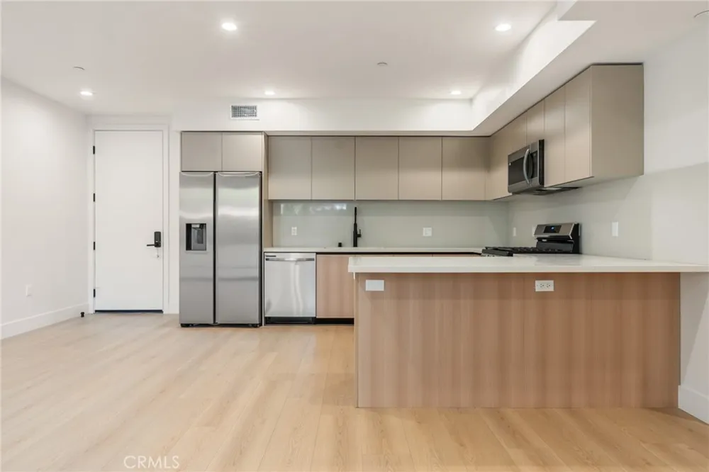 7510 Sepulveda Boulevard #101 Van Nuys, CA 91405