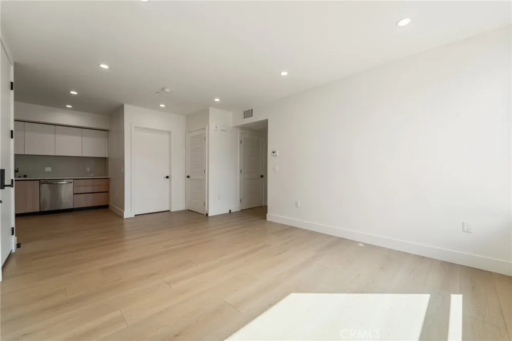 7510 Sepulveda Boulevard #101 Van Nuys, CA 91405