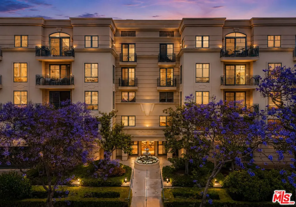 430 Oakhurst Drive #202 Beverly Hills, CA 90210