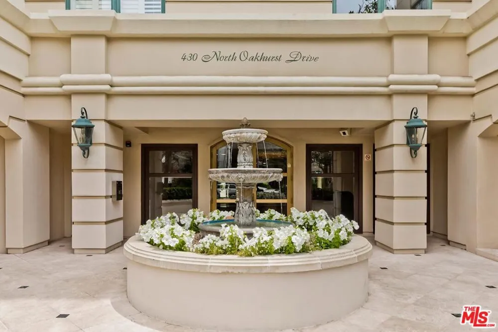 430 Oakhurst Drive #202 Beverly Hills, CA 90210