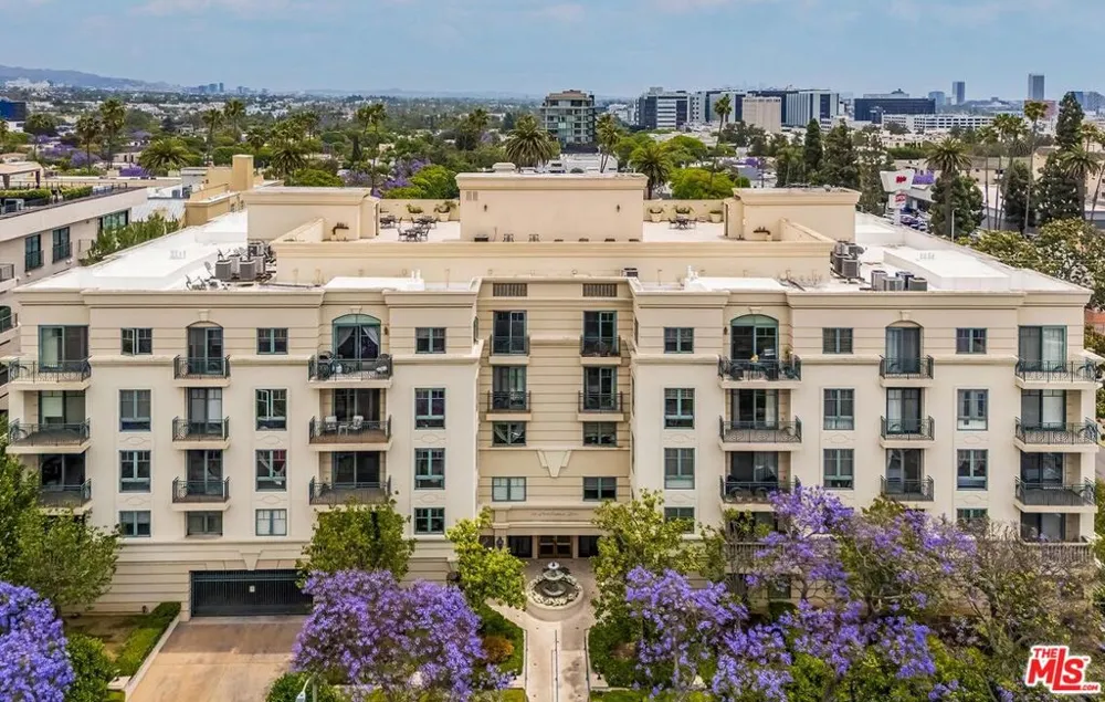 430 Oakhurst Drive #202 Beverly Hills, CA 90210