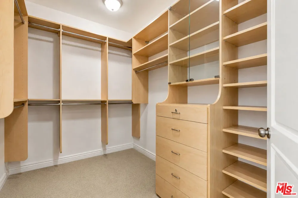 430 Oakhurst Drive #202 Beverly Hills, CA 90210