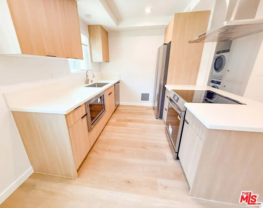 1302 Amethyst Street Redondo Beach, CA 90277