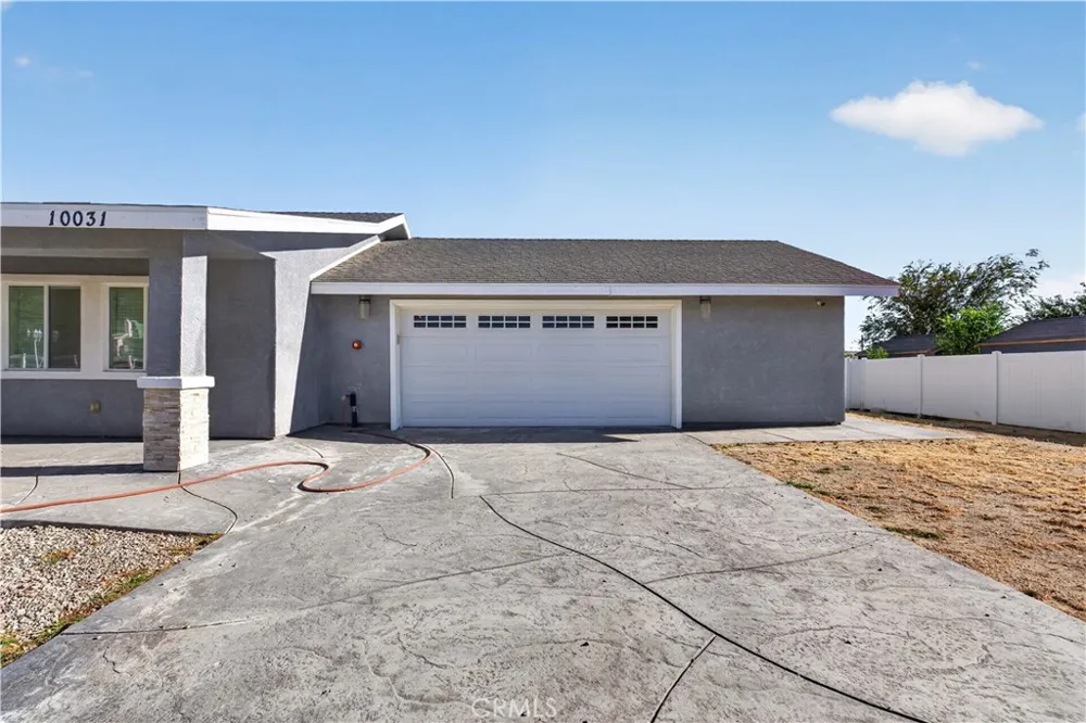 10031 E Avenue R10 Littlerock, CA 93543