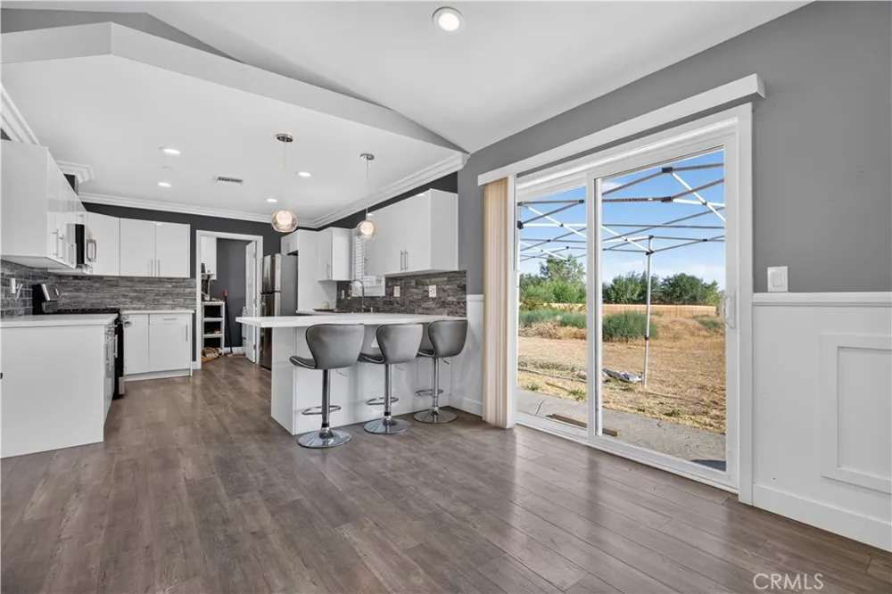 10031 E Avenue R10 Littlerock, CA 93543