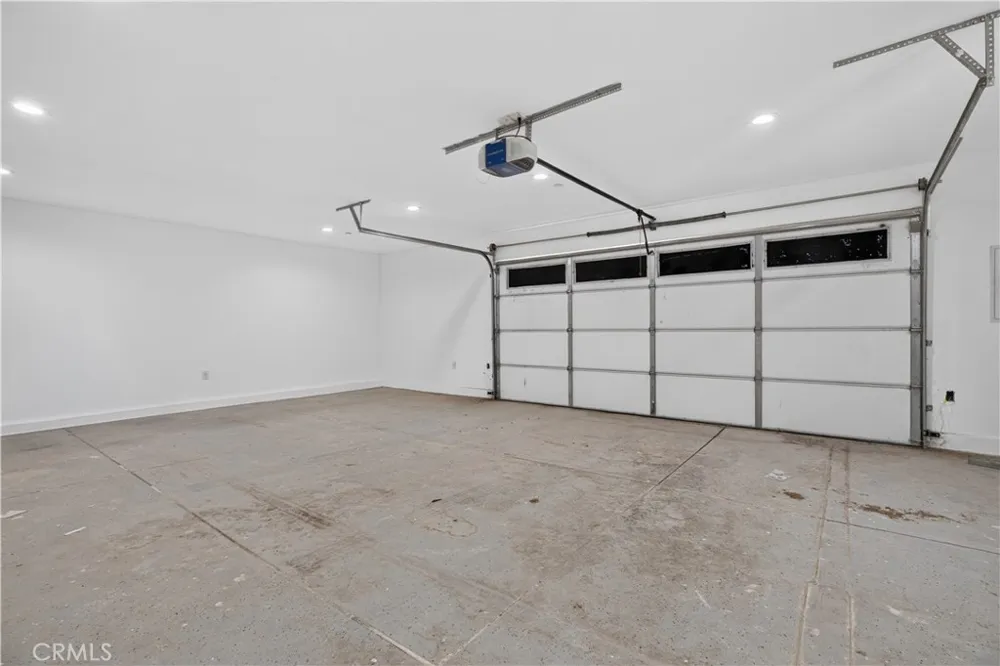 10031 E Avenue R10 Littlerock, CA 93543