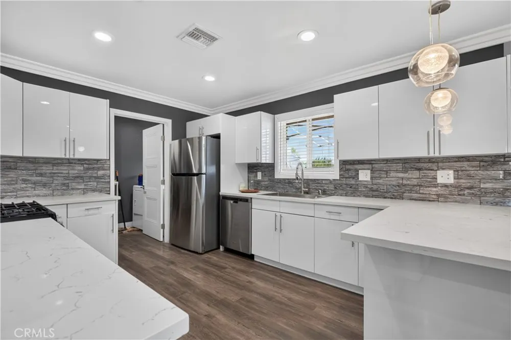 10031 E Avenue R10 Littlerock, CA 93543