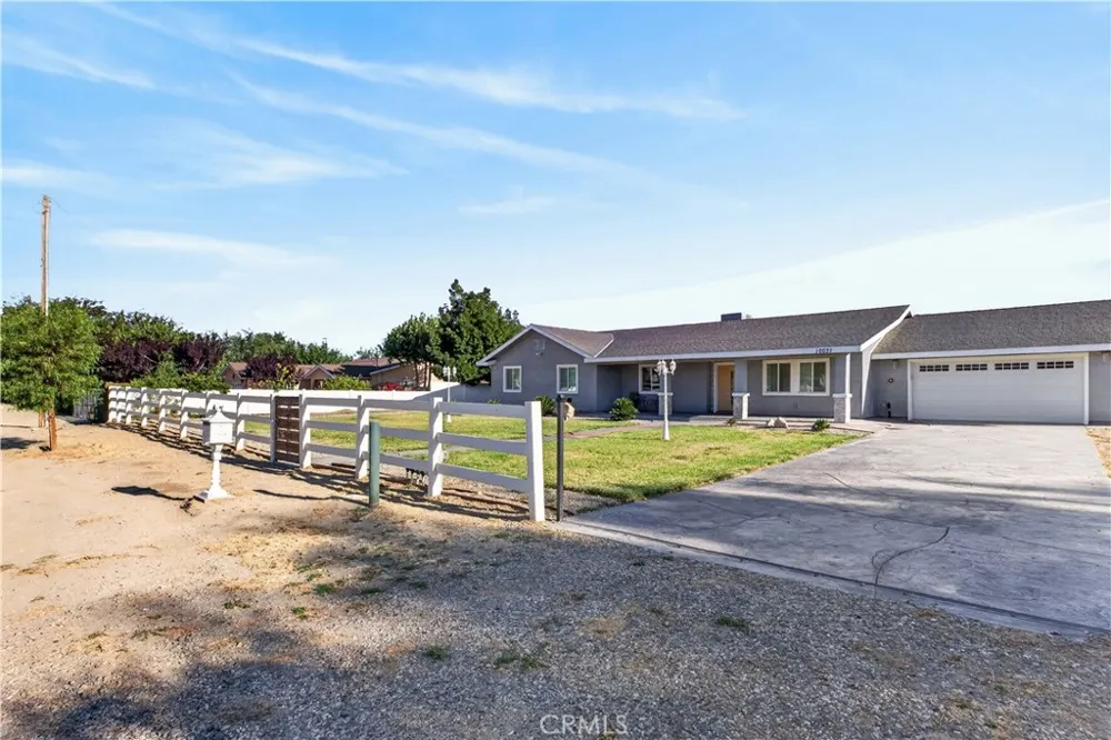 10031 E Avenue R10 Littlerock, CA 93543