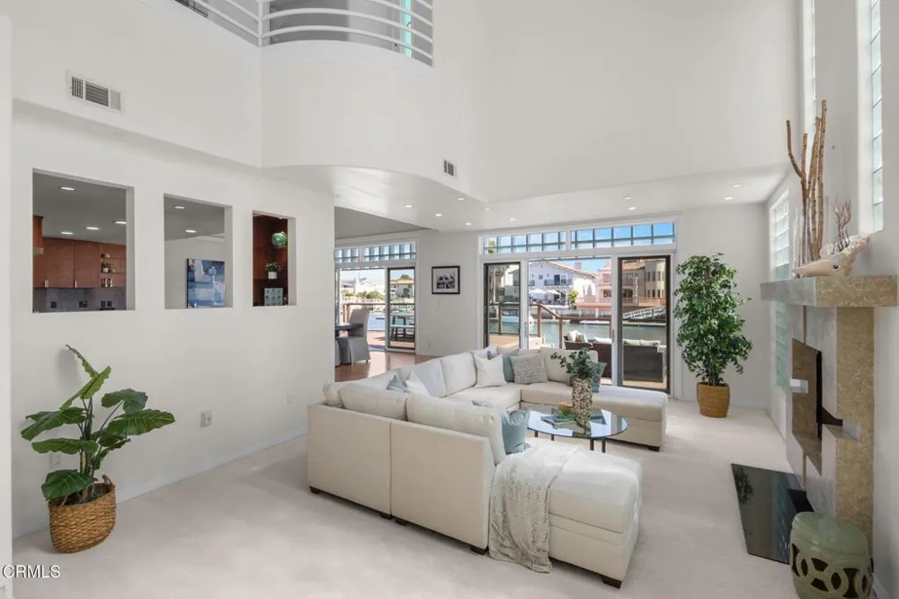 2150 Napoli Drive Oxnard, CA 93035