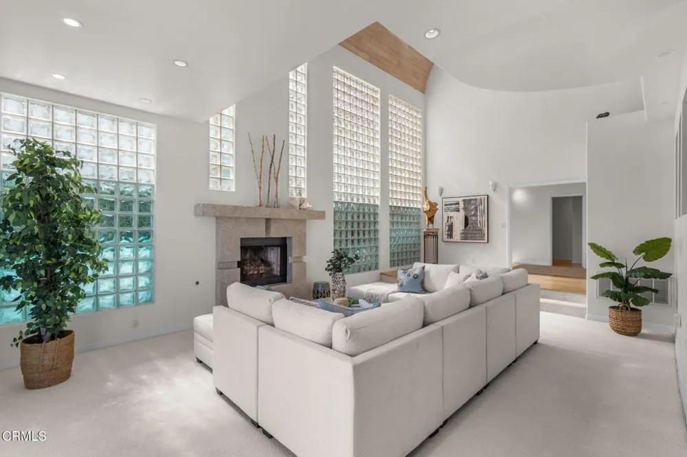 2150 Napoli Drive Oxnard, CA 93035