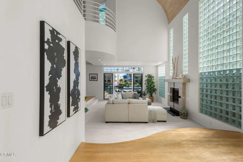 2150 Napoli Drive Oxnard, CA 93035