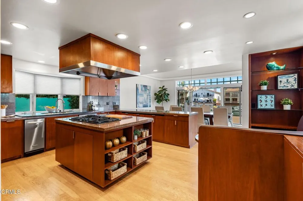 2150 Napoli Drive Oxnard, CA 93035