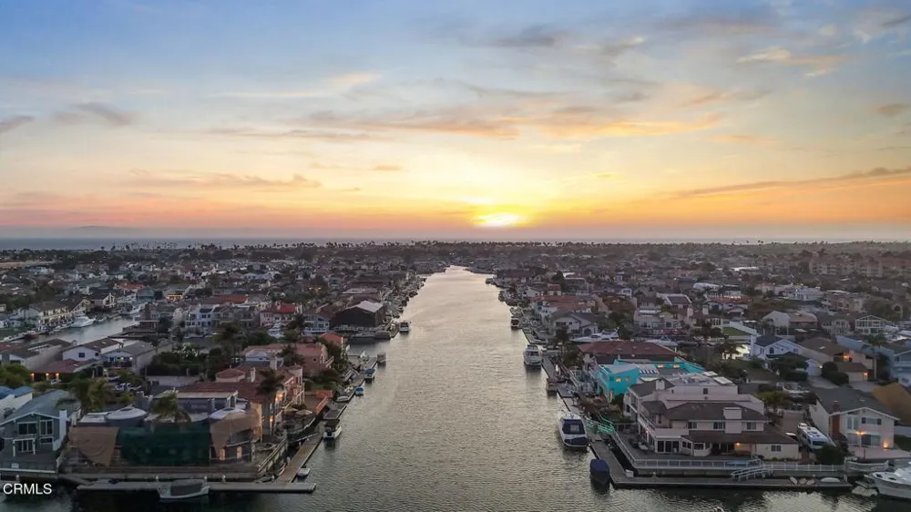 2150 Napoli Drive Oxnard, CA 93035