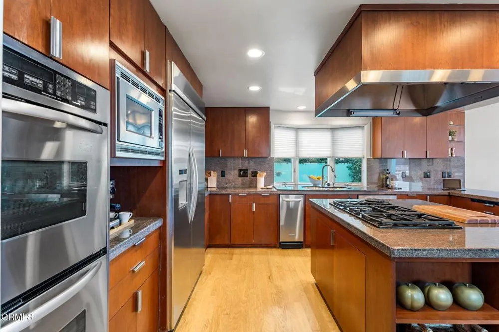 2150 Napoli Drive Oxnard, CA 93035