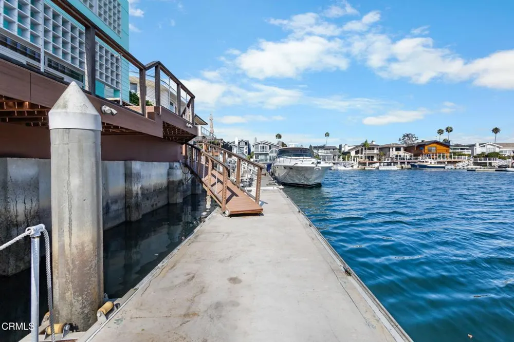 2150 Napoli Drive Oxnard, CA 93035