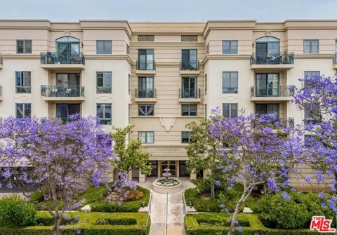 430 Oakhurst Drive #202