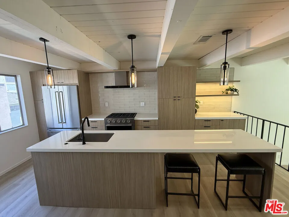 6639 Green Valley Circle Culver City, CA 90230