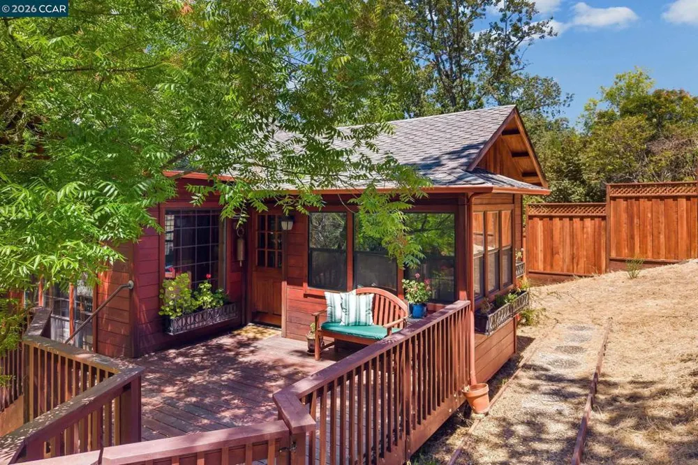 890 Holly Hill Dr Walnut Creek, CA 94596