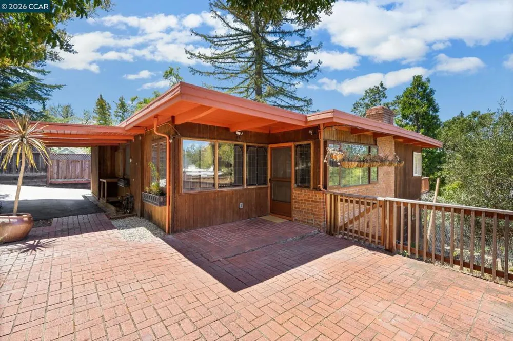890 Holly Hill Dr Walnut Creek, CA 94596