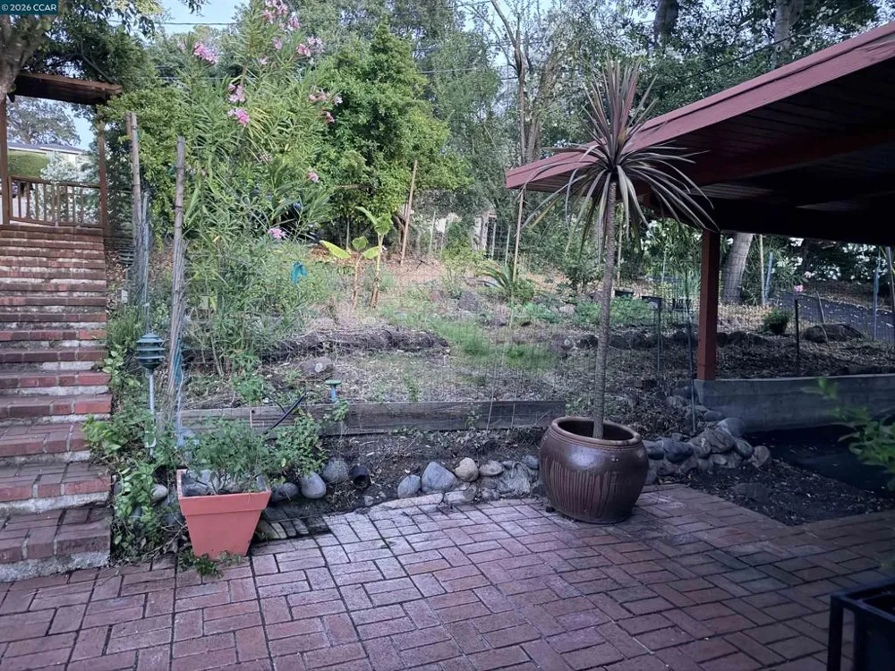 890 Holly Hill Dr Walnut Creek, CA 94596