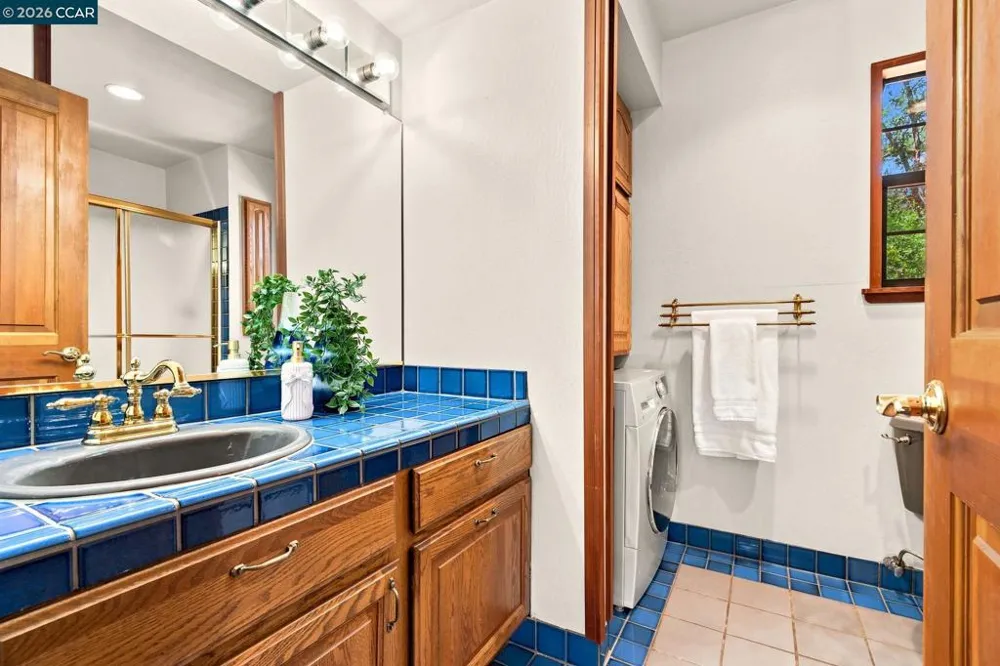 890 Holly Hill Dr Walnut Creek, CA 94596