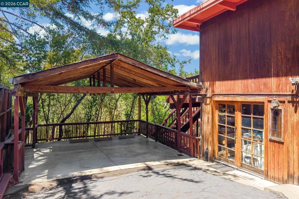 890 Holly Hill Dr Walnut Creek, CA 94596