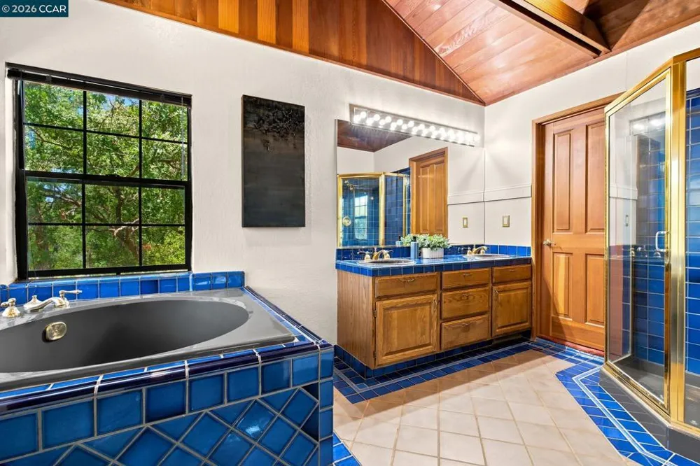 890 Holly Hill Dr Walnut Creek, CA 94596