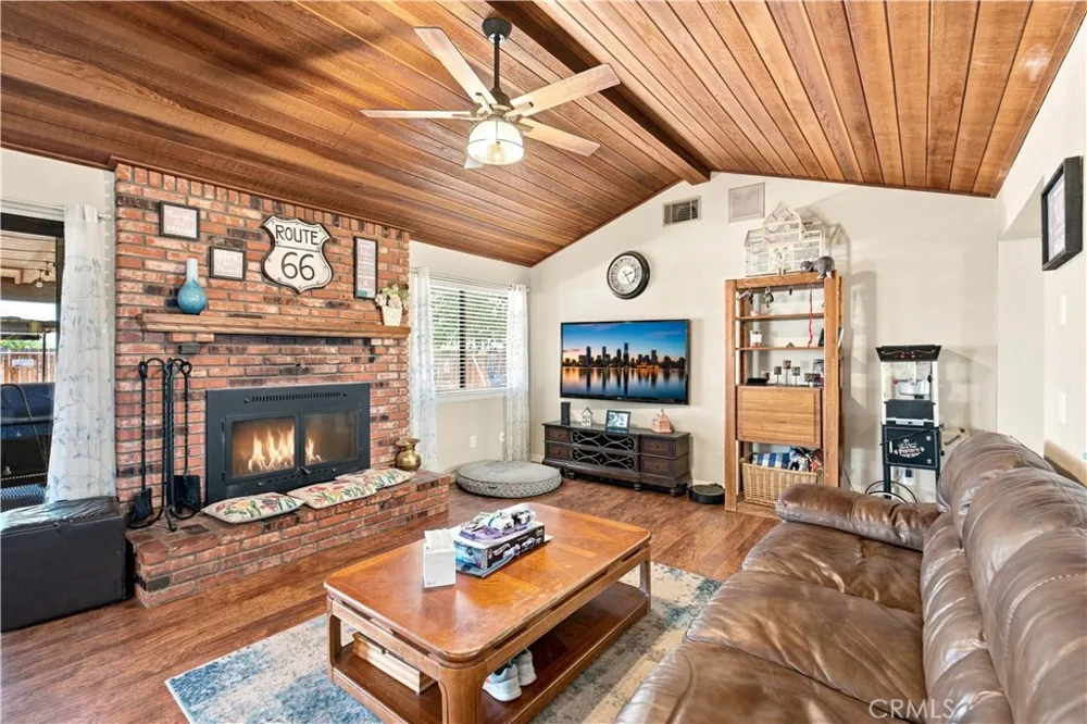 14367 Flathead Apple Valley, CA 92307