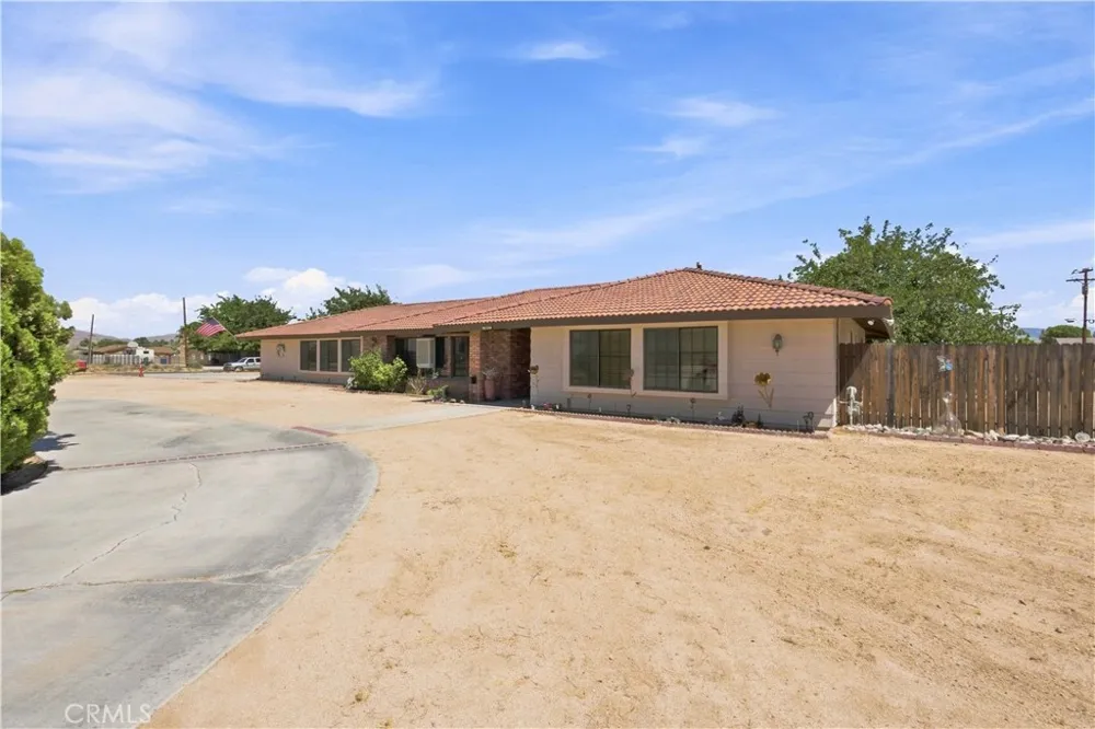 14367 Flathead Apple Valley, CA 92307