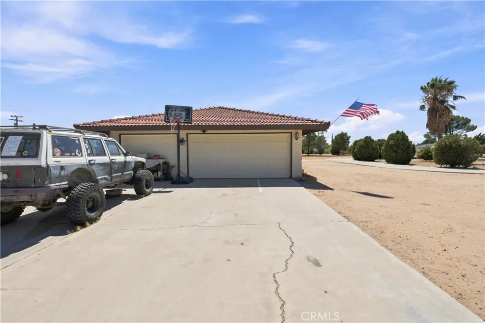 14367 Flathead Apple Valley, CA 92307