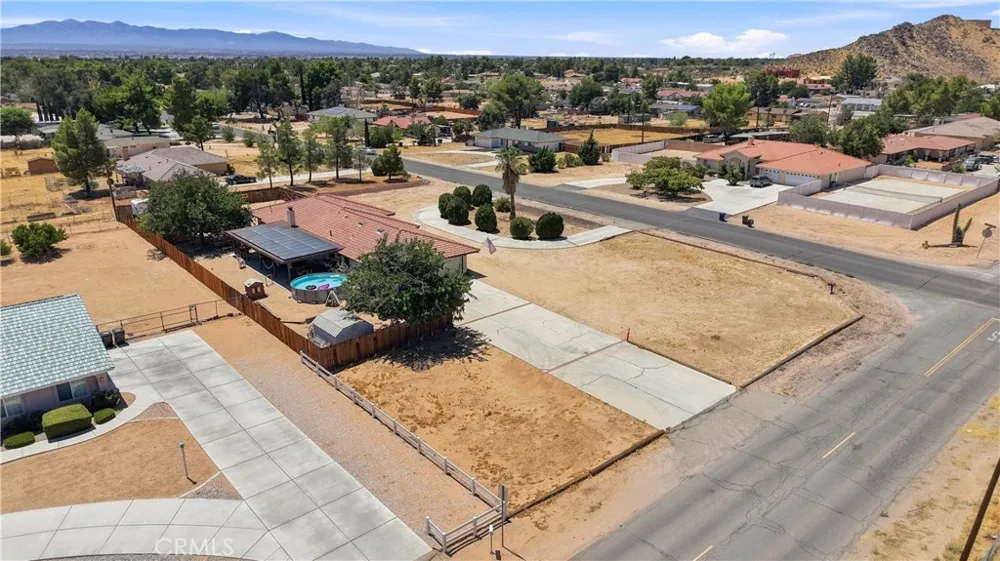 14367 Flathead Apple Valley, CA 92307