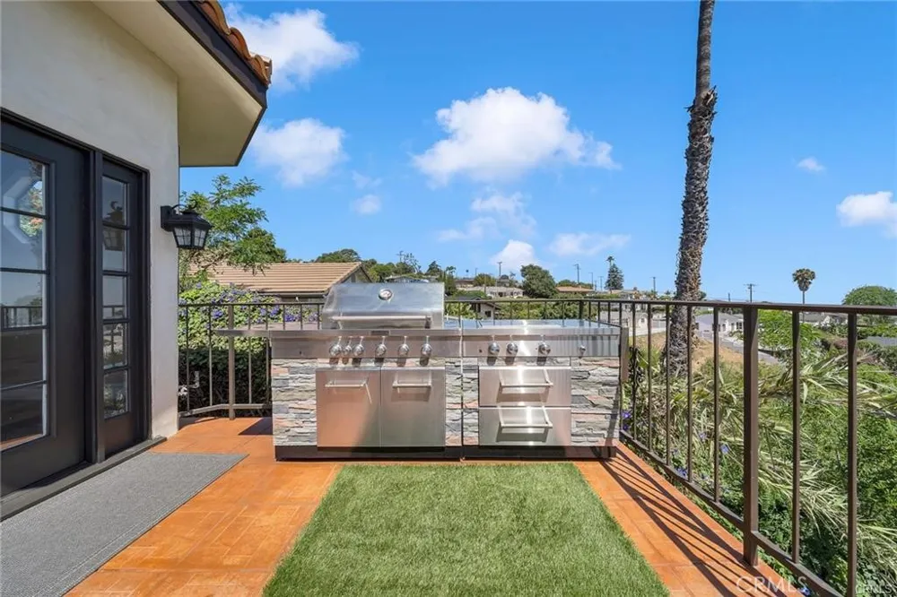 3 Mustang Road Rancho Palos Verdes, CA 90275