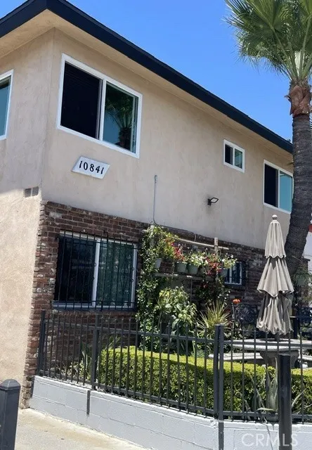 10841 S Prairie Inglewood, CA 90303