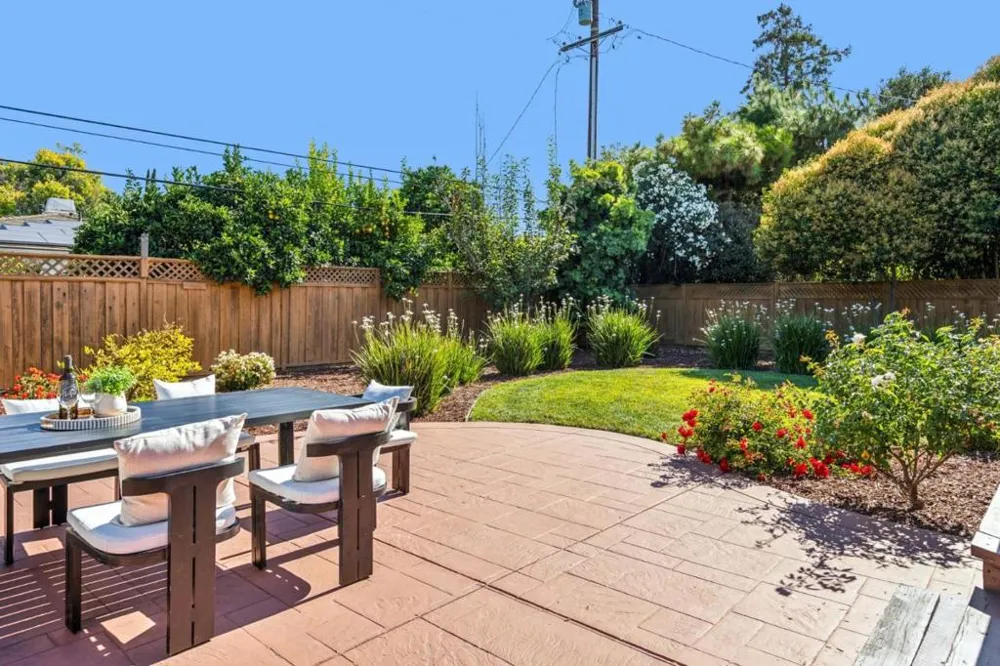 18548 Paseo Tierra Saratoga, CA 95070