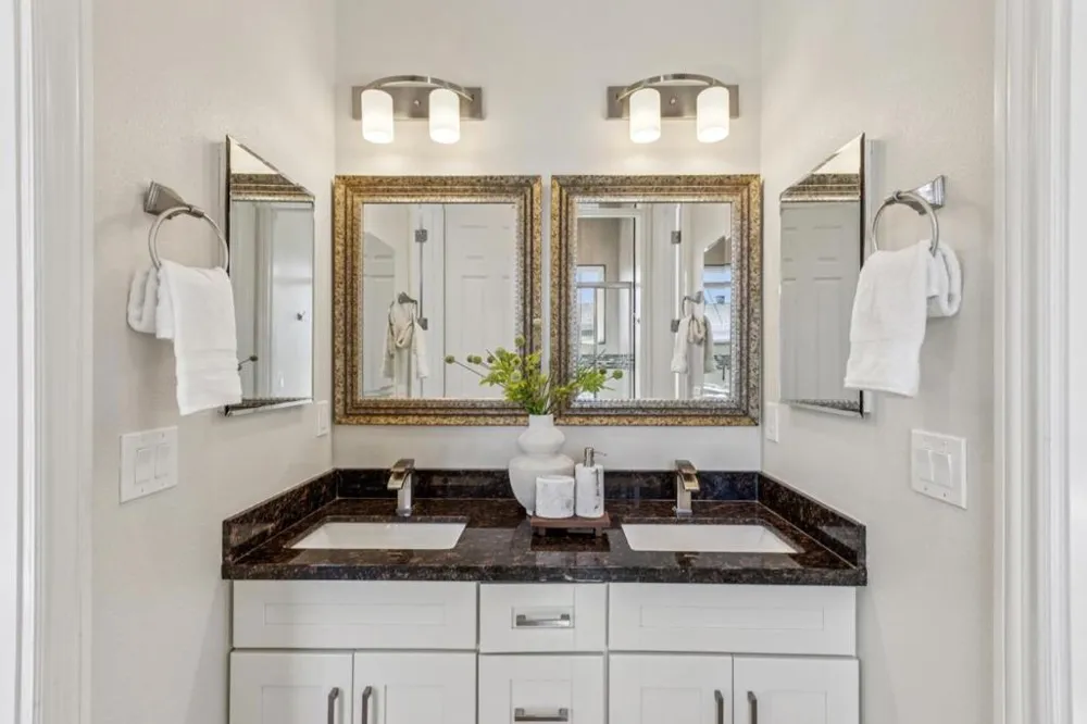18548 Paseo Tierra Saratoga, CA 95070