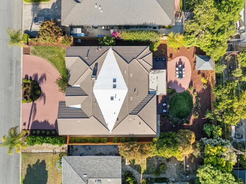 18548 Paseo Tierra Saratoga, CA 95070