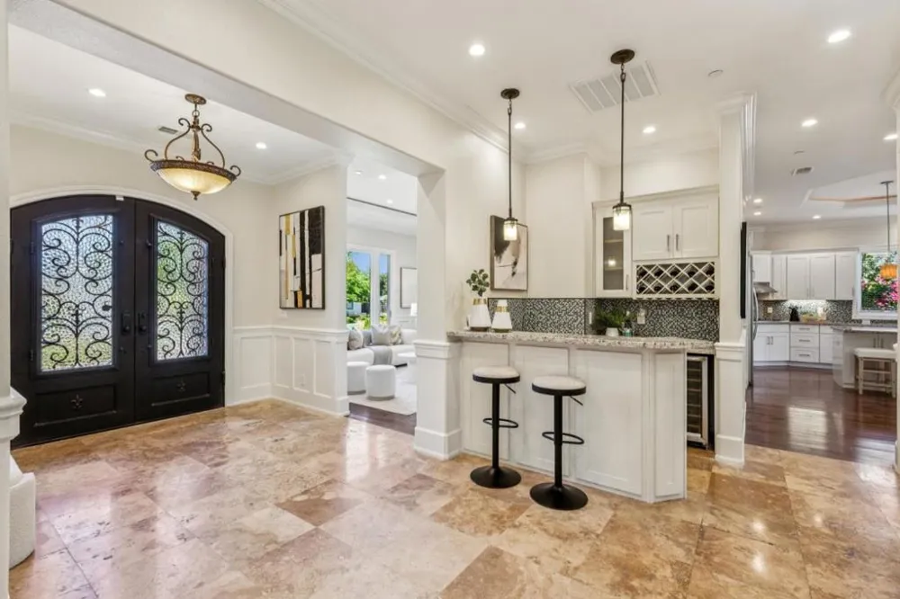 18548 Paseo Tierra Saratoga, CA 95070