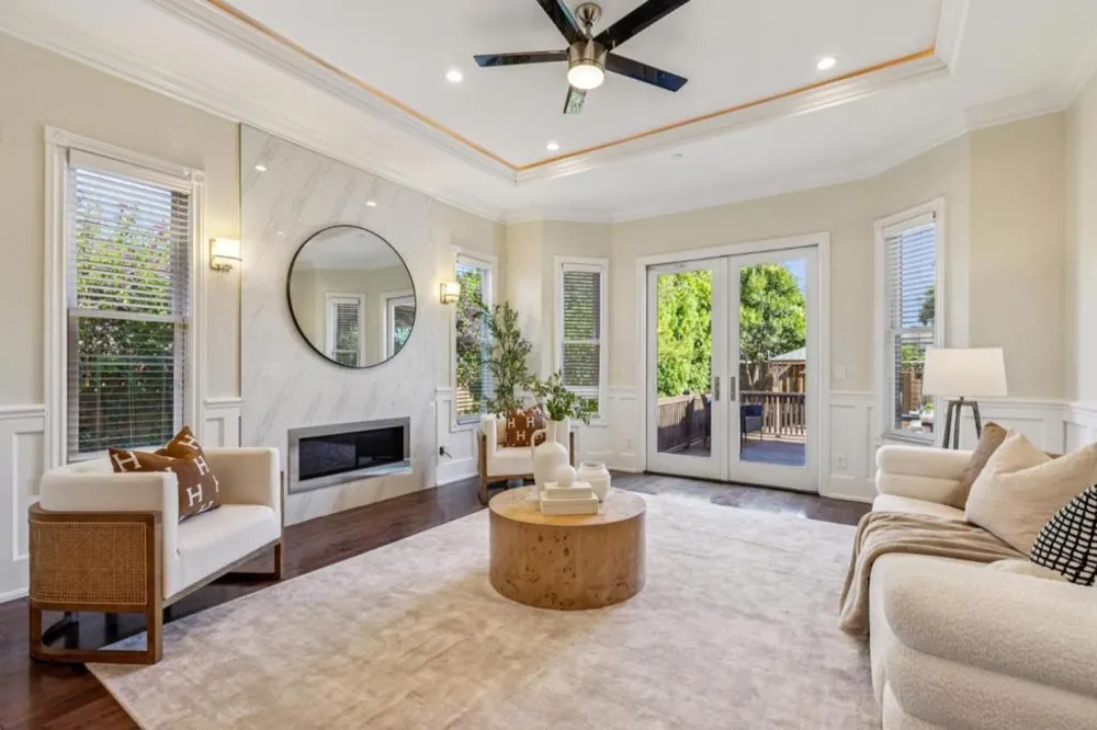 18548 Paseo Tierra Saratoga, CA 95070