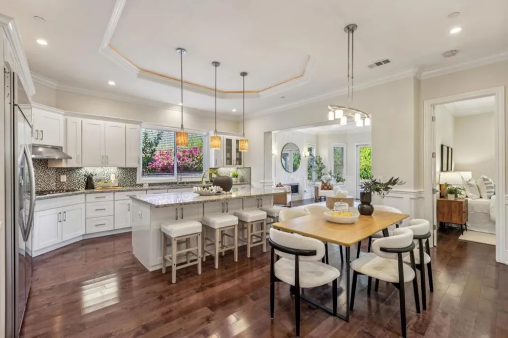 18548 Paseo Tierra Saratoga, CA 95070