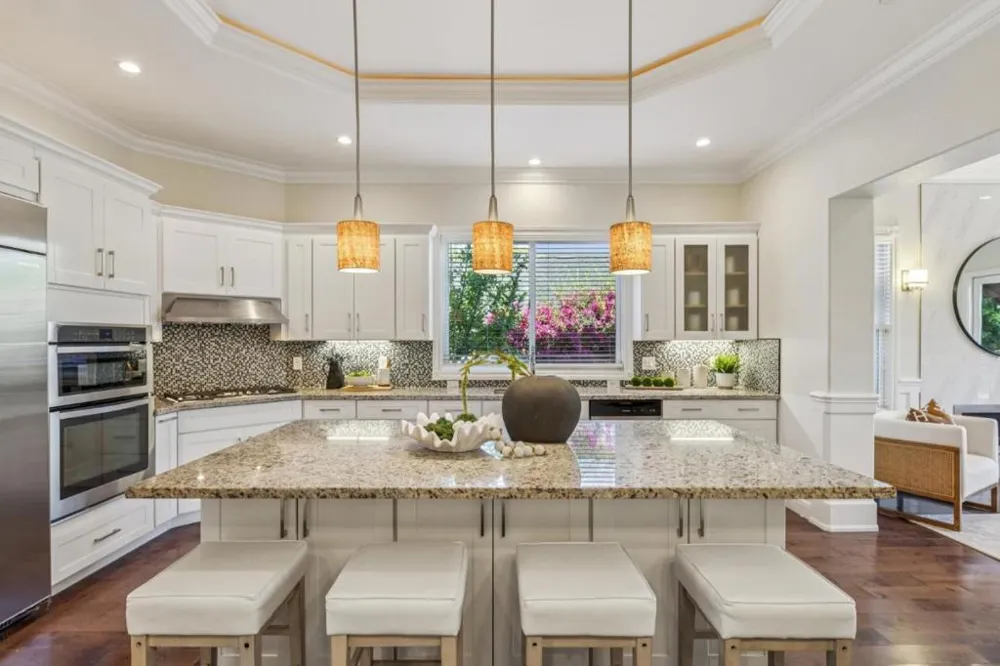 18548 Paseo Tierra Saratoga, CA 95070