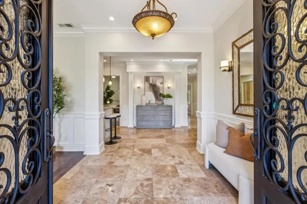 18548 Paseo Tierra Saratoga, CA 95070