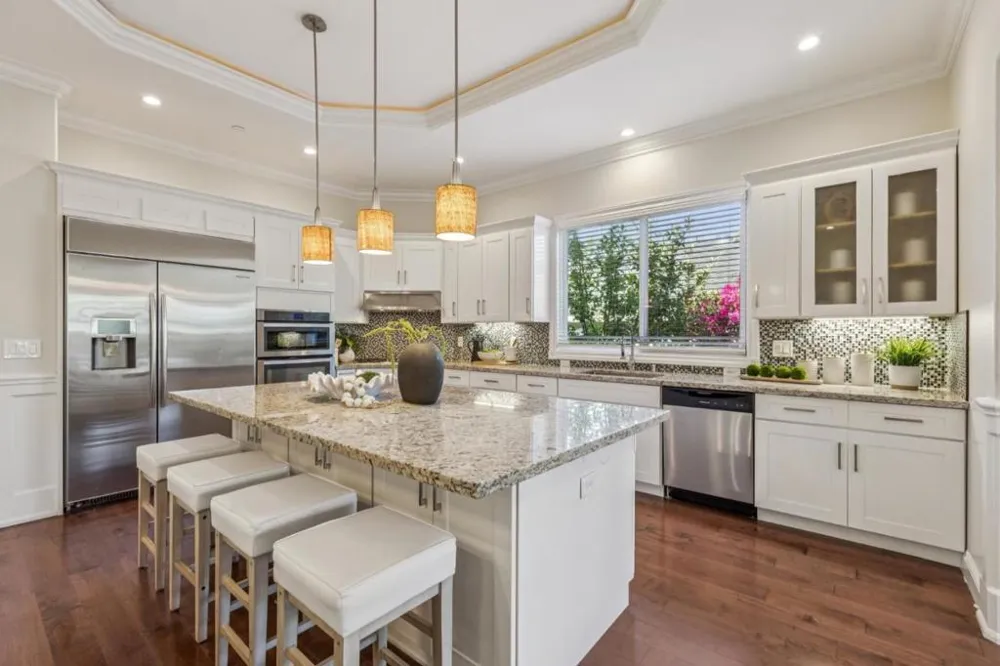 18548 Paseo Tierra Saratoga, CA 95070