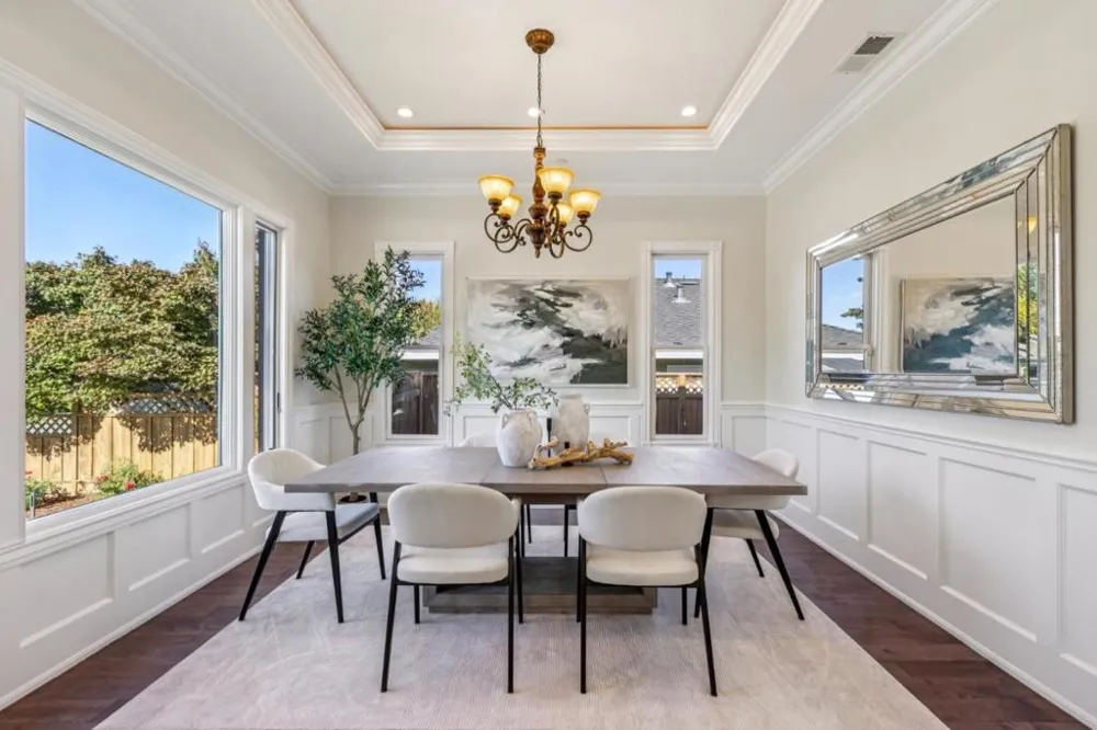 18548 Paseo Tierra Saratoga, CA 95070