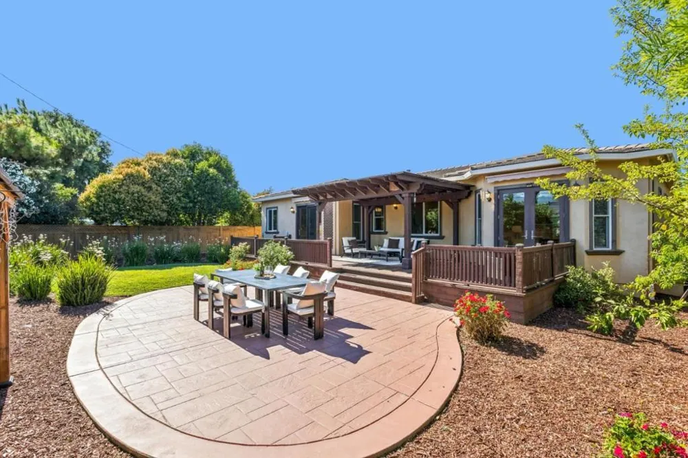 18548 Paseo Tierra Saratoga, CA 95070