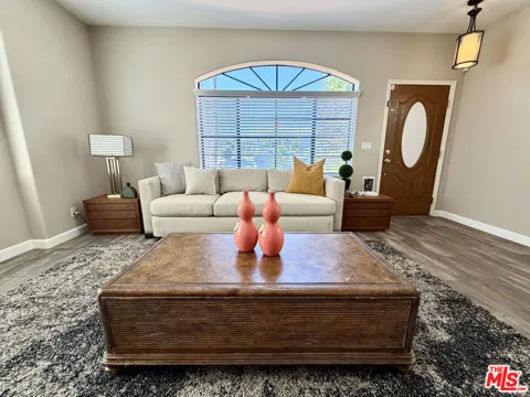 1403 W Santa Cruz Street