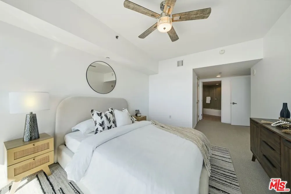 13650 Marina Pointe Drive #1603 Marina del Rey, CA 90292