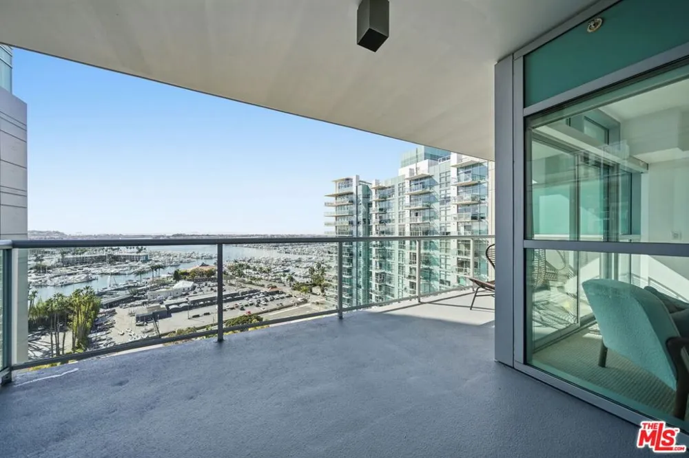 13650 Marina Pointe Drive #1603 Marina del Rey, CA 90292