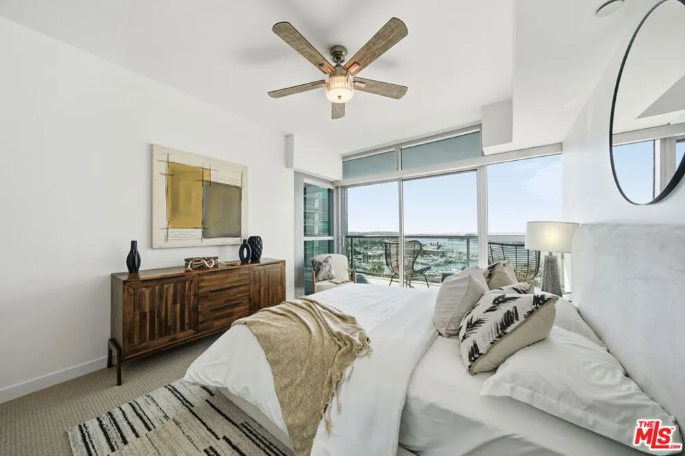 13650 Marina Pointe Drive #1603 Marina del Rey, CA 90292