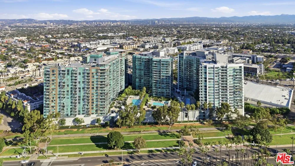 13650 Marina Pointe Drive #1603 Marina del Rey, CA 90292