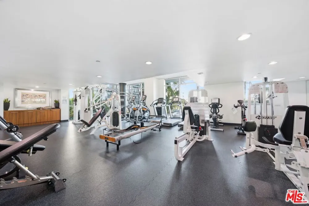 13650 Marina Pointe Drive #1603 Marina del Rey, CA 90292